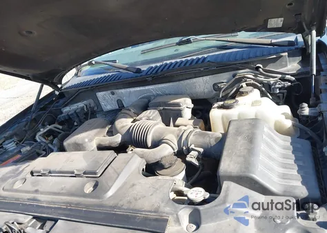 2010 Ford Expedition Eddie Bauer/King Ranch z USA, uszkodzony, nr VIN 1FMJU1J52AEB68280